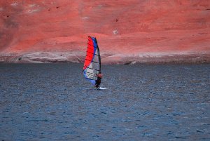 082807 Lake Powell Rick Windsurfing 500kb.JPG (276.06 KiB) Viewed 3801 times 082807 Lake Powell Rick Windsurfing 500kb.JPG