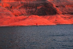 082807 Lake Powell Rick Windsurfing 500kb2.JPG (354.98 KiB) Viewed 3798 times 082807 Lake Powell Rick Windsurfing 500kb2.JPG